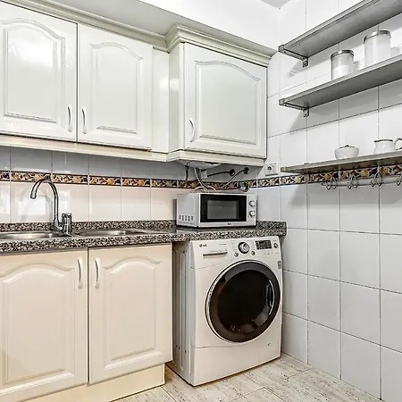Three Bedroom With Private Patio And Barbecue Lägenhet